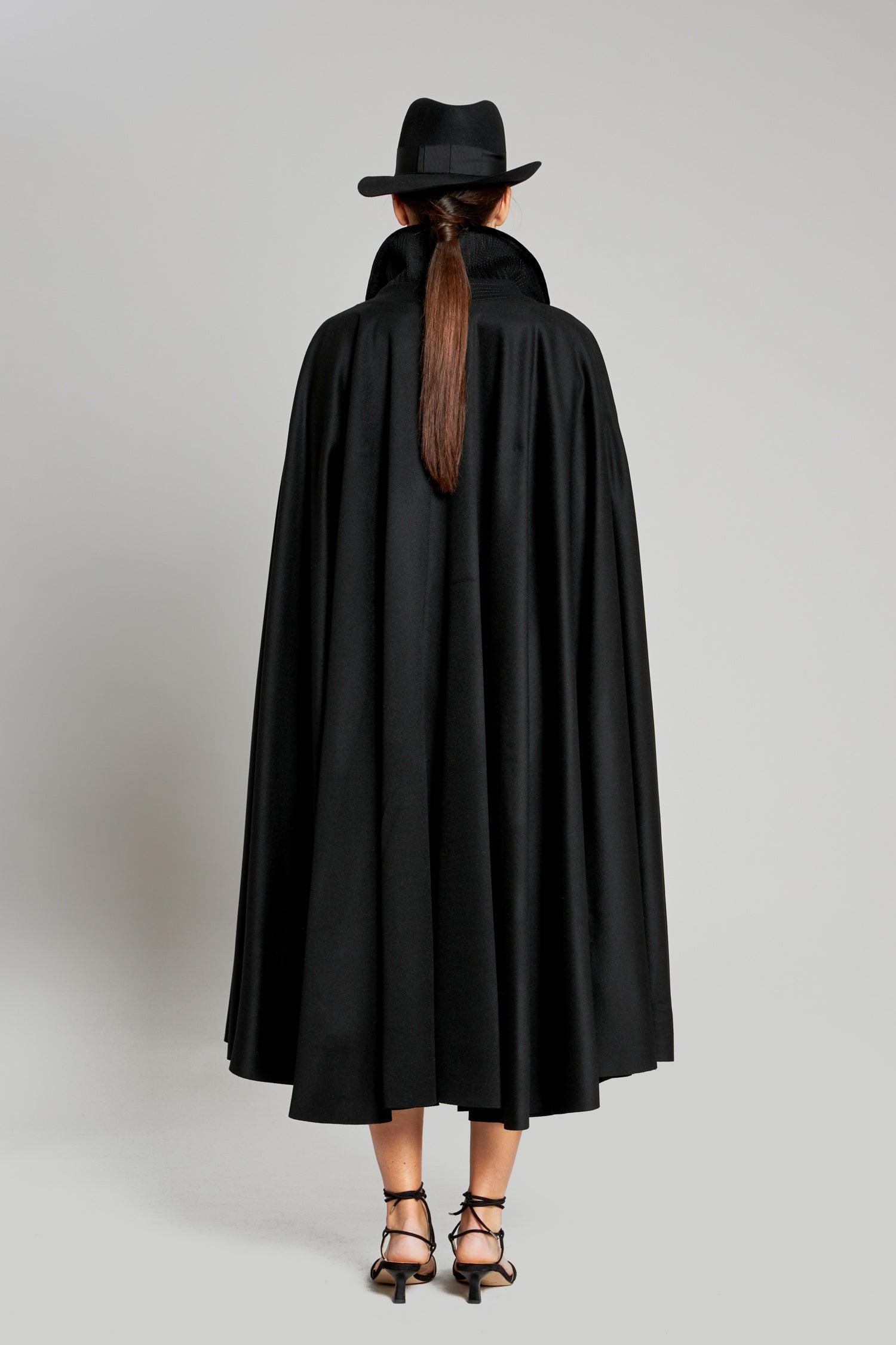 Ambasciata Velour LP Black