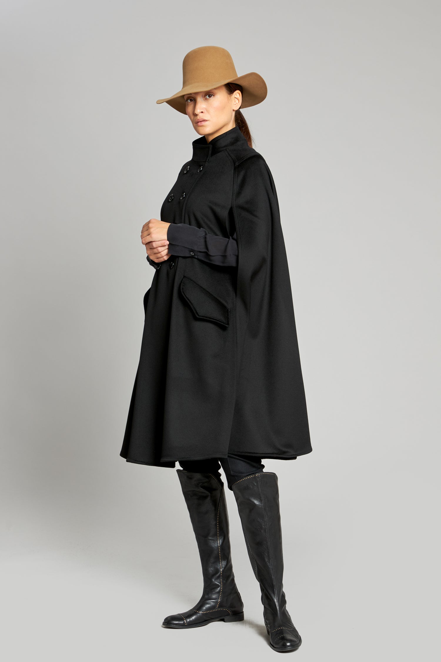 Hepburn Panno Laguna Black