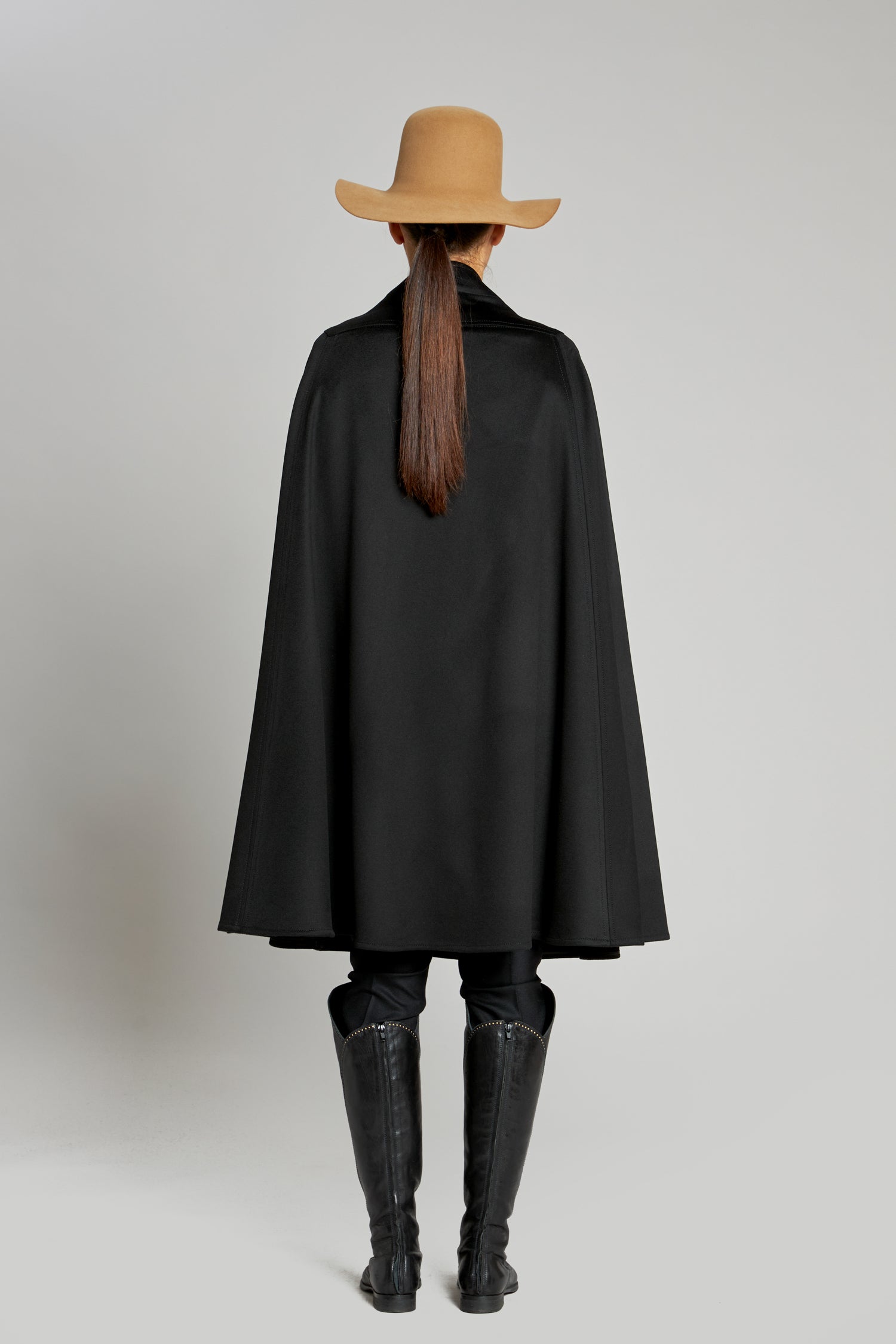 Hepburn Panno Laguna Black