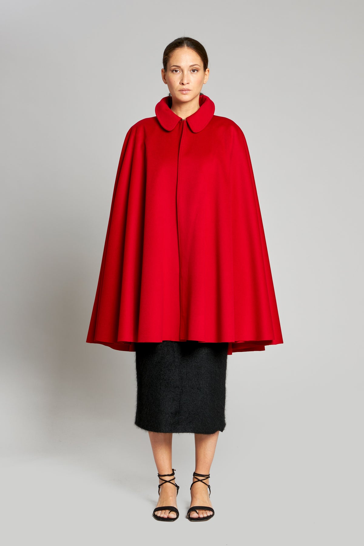 15-18 in Fabric Velour Loro Piana Red
