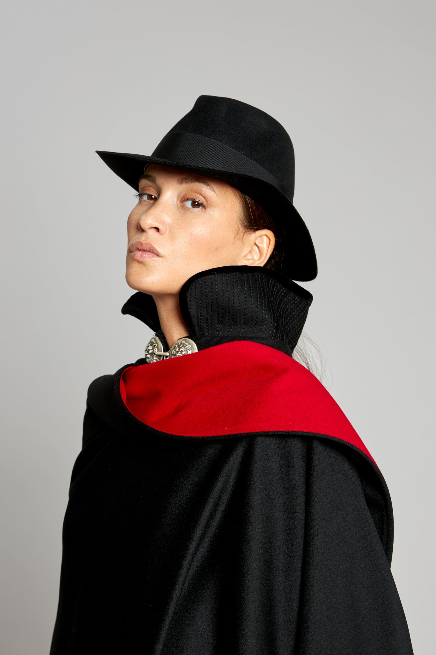 Ambasciata Velour LP Black