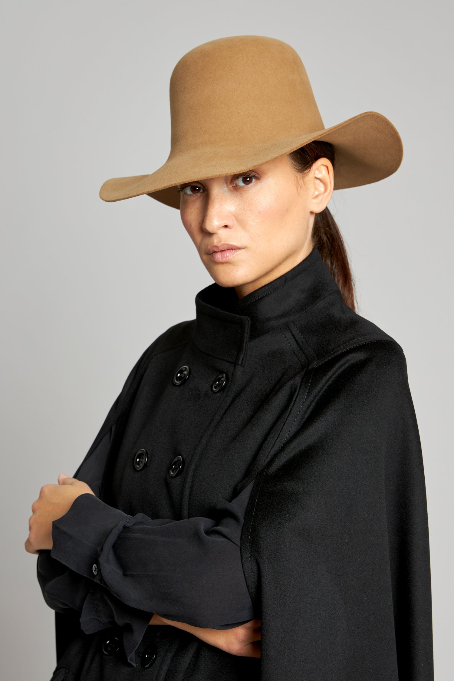 Hepburn Velour LP Black